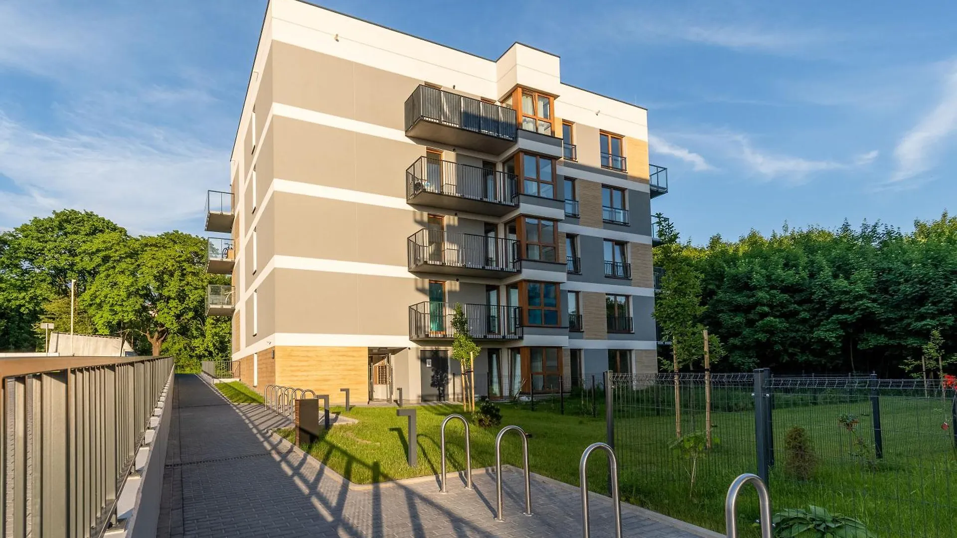 Czerwone Maki Studio With Garden Krakow Apartment